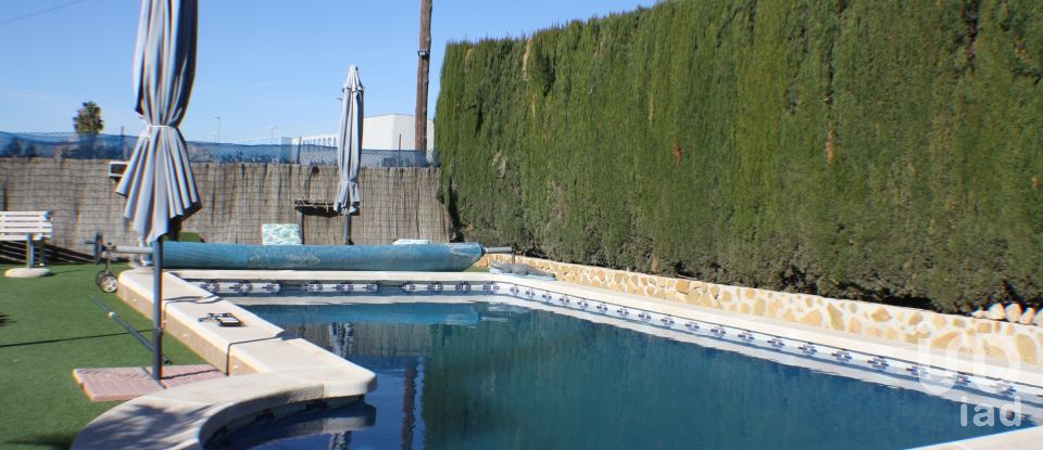 House 4 bedrooms of 257 m² in Formentera del Segura (03179)