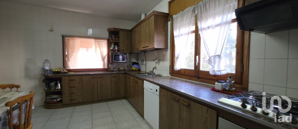 Casa rústica 5 habitaciones de 520 m² en Lleida (25195)