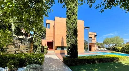 Casa 6 habitaciones de 420 m² en Castellví de Rosanes (08769)