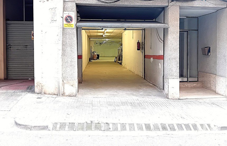 Tienda / local comercial de 228 m² en Terrassa (08223)