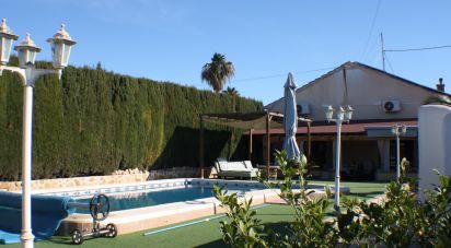 Casa 4 habitacions de 257 m² a Formentera del Segura (03179)