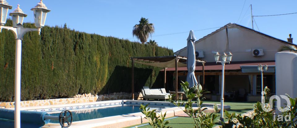 House 4 bedrooms of 257 m² in Formentera del Segura (03179)