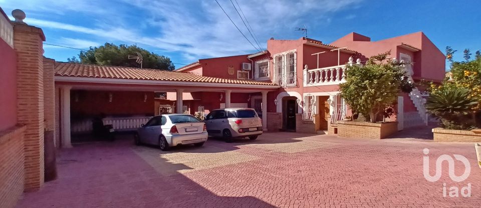 Maison 7 chambres de 466 m² à Colonia Escandinavia / Escandinavia (03580)