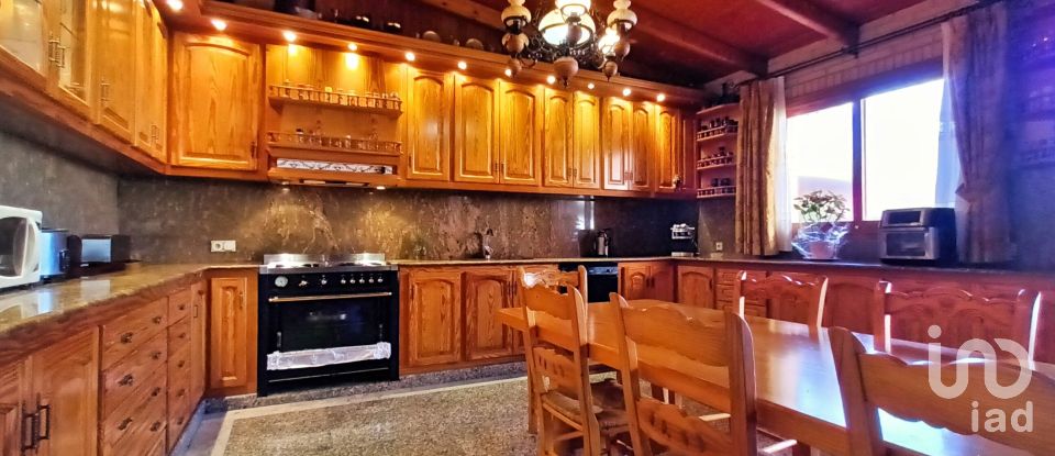 Maison 7 chambres de 466 m² à Colonia Escandinavia / Escandinavia (03580)