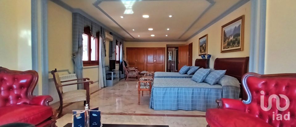 Maison 7 chambres de 466 m² à Colonia Escandinavia / Escandinavia (03580)