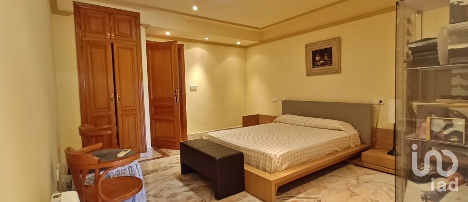 Maison 7 chambres de 466 m² à Colonia Escandinavia / Escandinavia (03580)