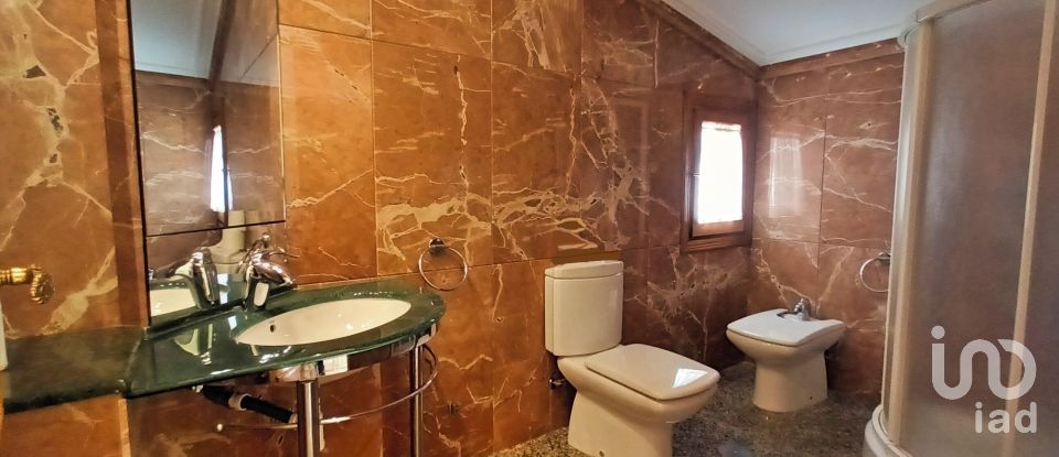 Maison 7 chambres de 466 m² à Colonia Escandinavia / Escandinavia (03580)