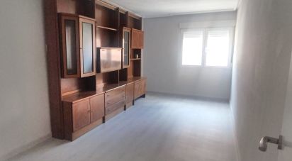 Apartment 2 bedrooms of 73 m² in León (24008)