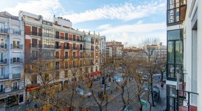 Pis 3 habitacions de 74 m² a Madrid (28010)