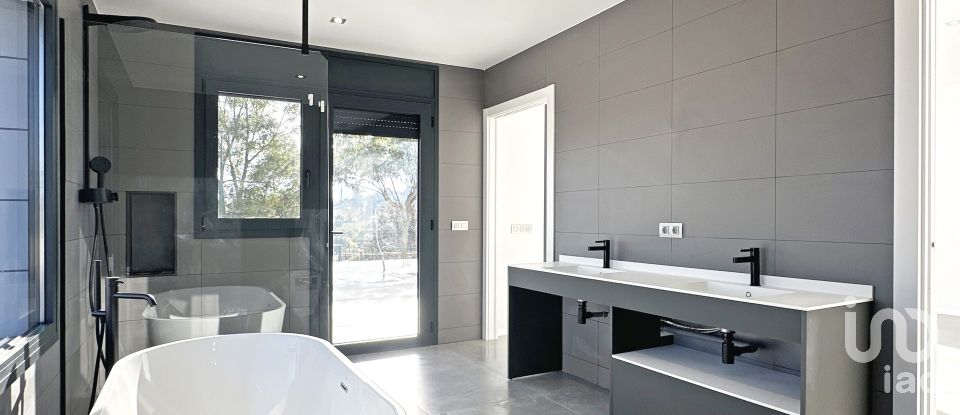 House 5 bedrooms of 384 m² in Sant Esteve Sesrovires (08635)