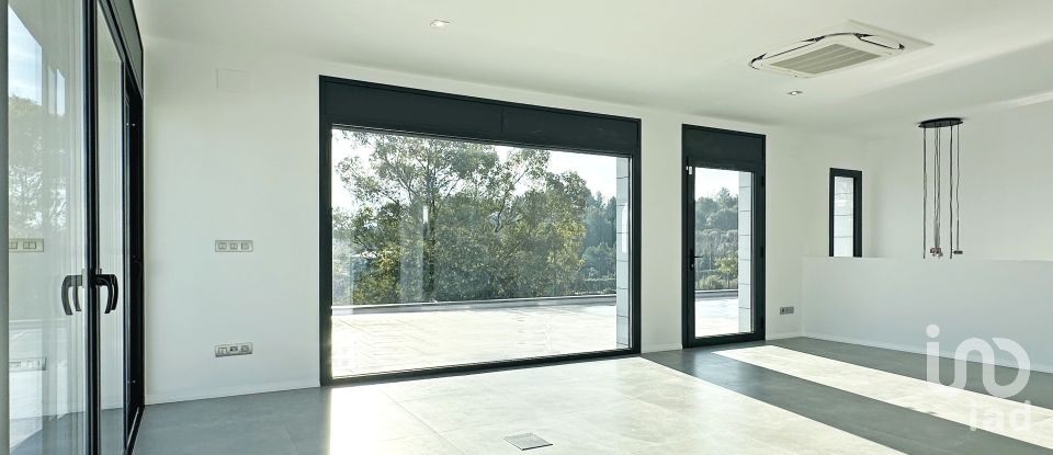 House 5 bedrooms of 384 m² in Sant Esteve Sesrovires (08635)