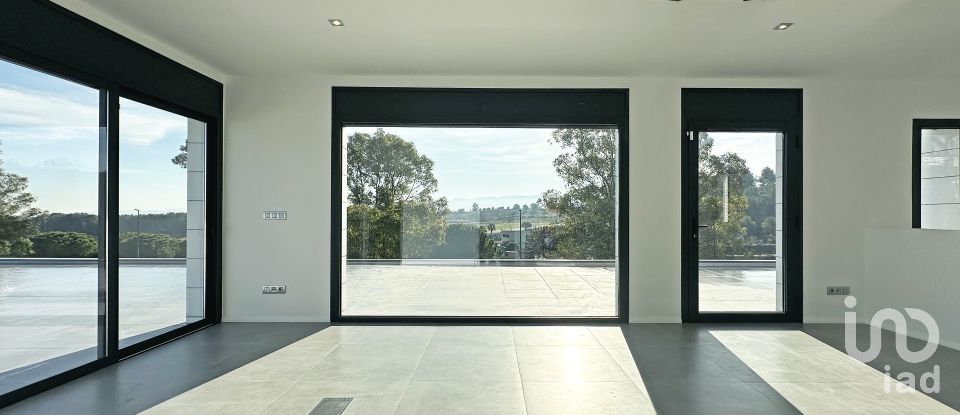 House 5 bedrooms of 384 m² in Sant Esteve Sesrovires (08635)