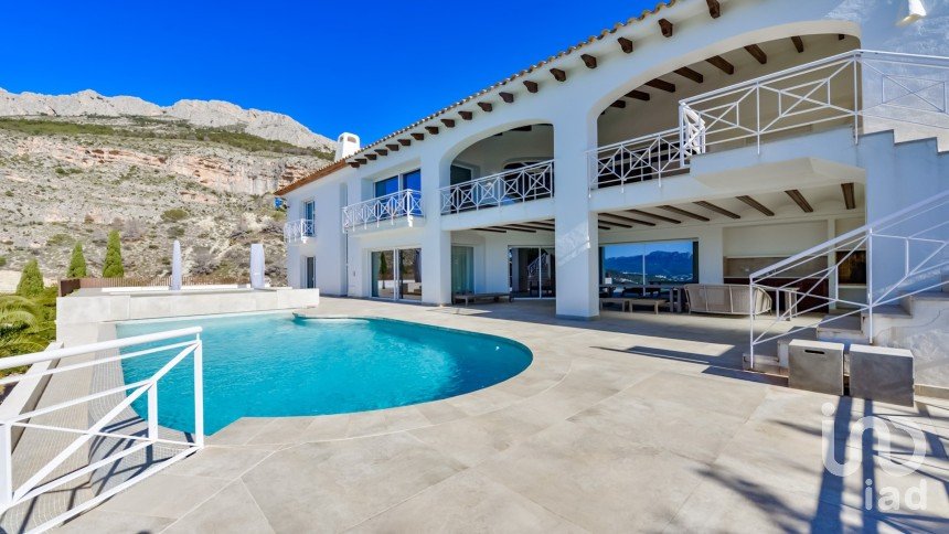 Cottage 8 bedrooms of 920 m² in Altea (03590)