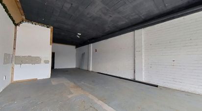 Shop / premises commercial of 84 m² in Valls (43800)