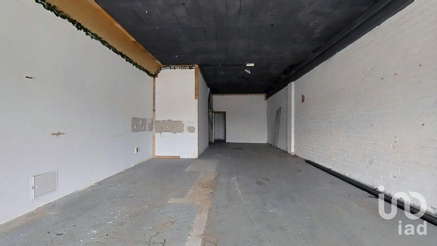 Shop / premises commercial of 84 m² in Valls (43800)