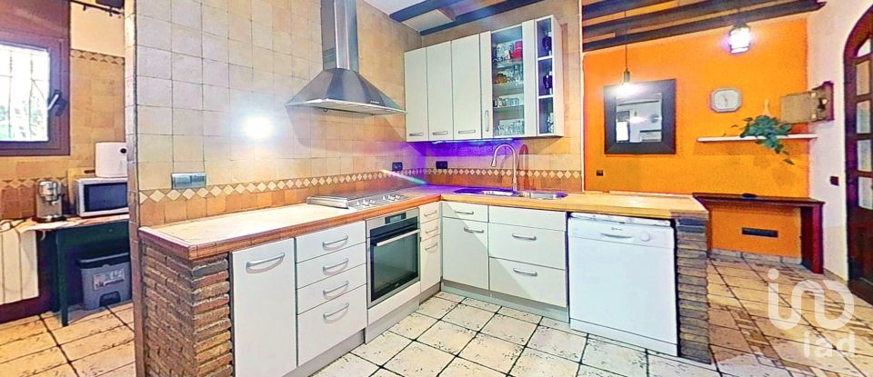 House 5 bedrooms of 1,950 m² in Les Planes de Picamoixons (43491)