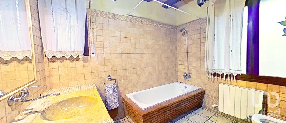 House 5 bedrooms of 1,950 m² in Les Planes de Picamoixons (43491)