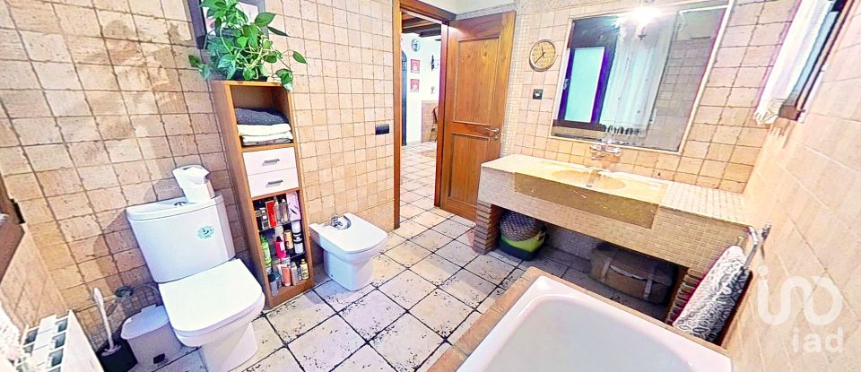 House 5 bedrooms of 1,950 m² in Les Planes de Picamoixons (43491)