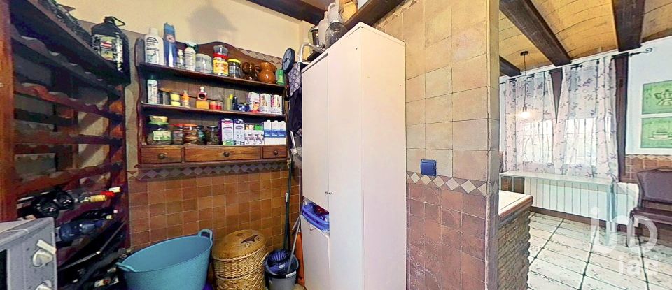 House 5 bedrooms of 1,950 m² in Les Planes de Picamoixons (43491)