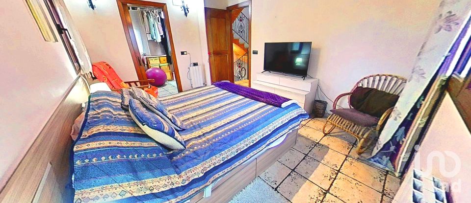 House 5 bedrooms of 1,950 m² in Les Planes de Picamoixons (43491)