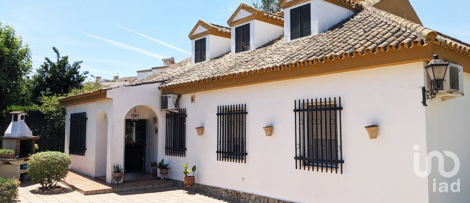 House 4 bedrooms of 210 m² in Alcalá de Guadaíra (41500)