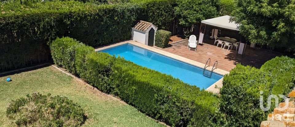 House 4 bedrooms of 210 m² in Alcalá de Guadaíra (41500)