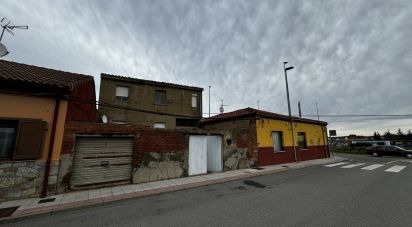 Apartment 3 bedrooms of 218 m² in León (24008)