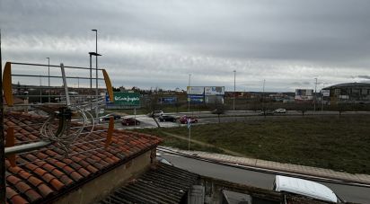 Apartment 3 bedrooms of 218 m² in León (24008)