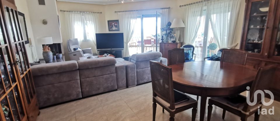 House 5 bedrooms of 300 m² in Monte Zenia (03189)