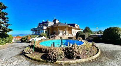 House 8 bedrooms of 1,857 m² in Bergondo (15165)