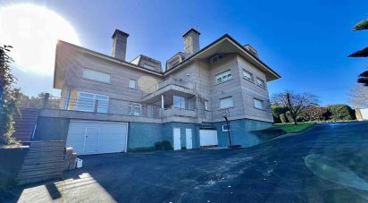 House 8 bedrooms of 1,857 m² in Bergondo (15165)