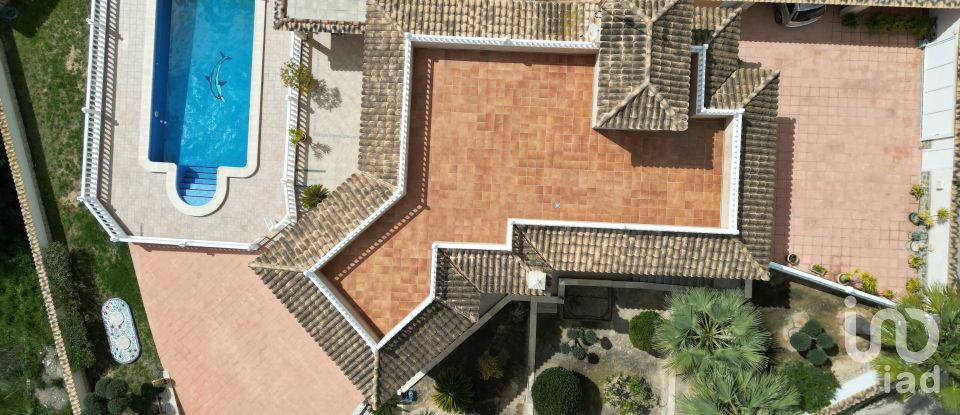 House 5 bedrooms of 300 m² in Monte Zenia (03189)