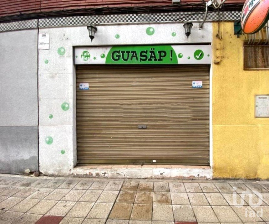 Shop / premises commercial of 90 m² in León (24007)