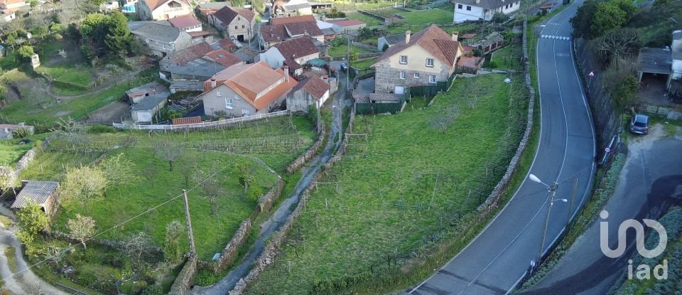 Terreno urbano de 1.296 m² en Xustans (36827)