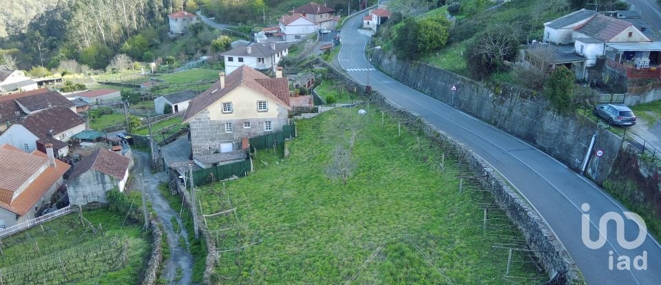 Terreno urbano de 1.296 m² en Xustans (36827)