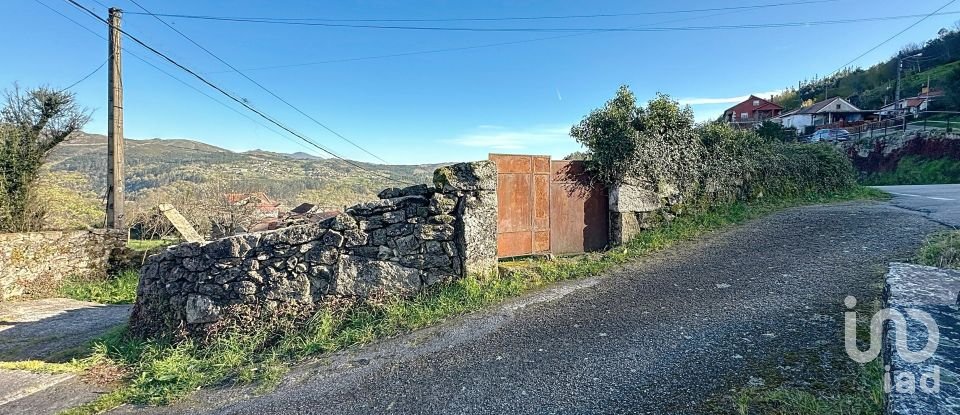 Terreno urbano de 1.296 m² en Xustans (36827)