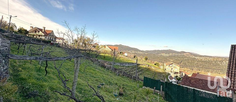 Terreno urbano de 1.296 m² en Xustans (36827)