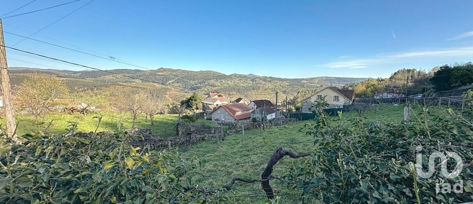 Terreno urbano de 1.296 m² en Xustans (36827)