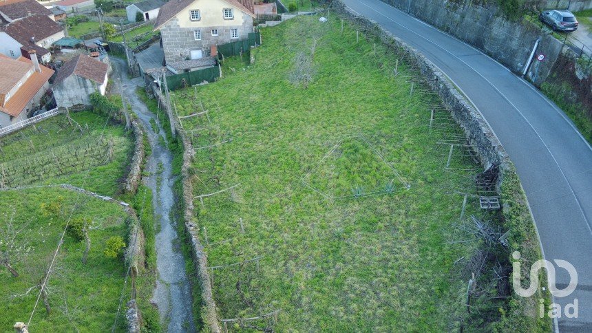 Terreno urbano de 1.296 m² en Xustans (36827)