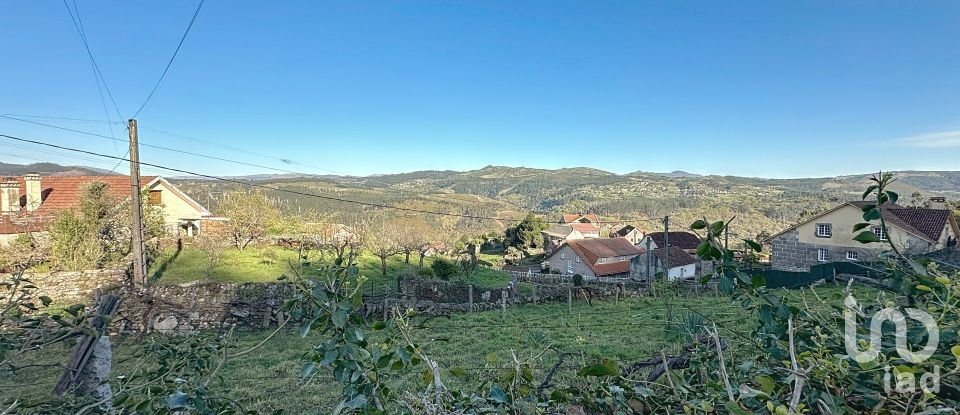 Terreno urbano de 1.296 m² en Xustans (36827)