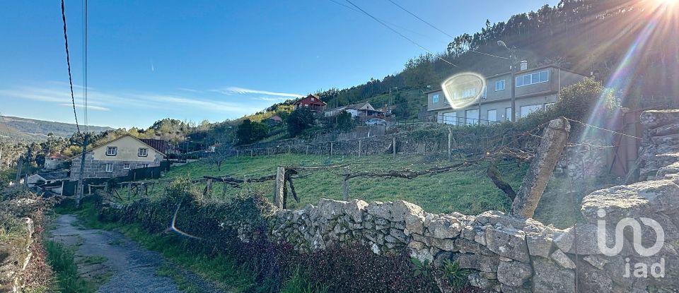 Terreno urbano de 1.296 m² en Xustans (36827)