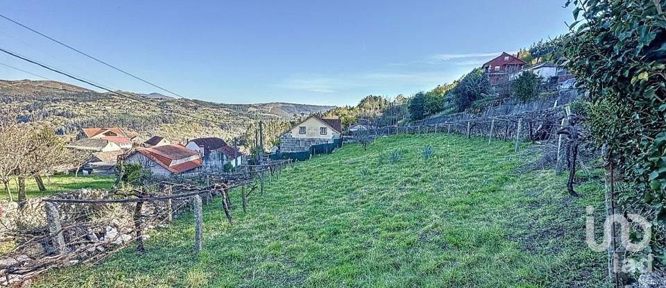 Terreno urbano de 1.296 m² en Xustans (36827)