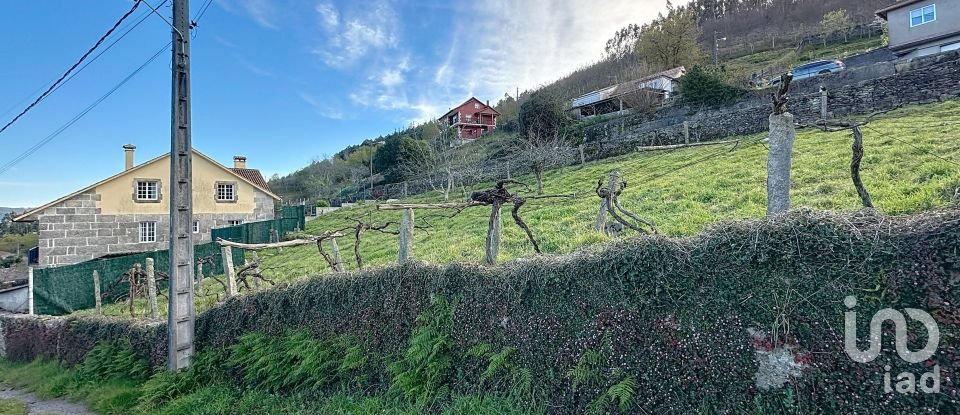 Terreno urbano de 1.296 m² en Xustans (36827)