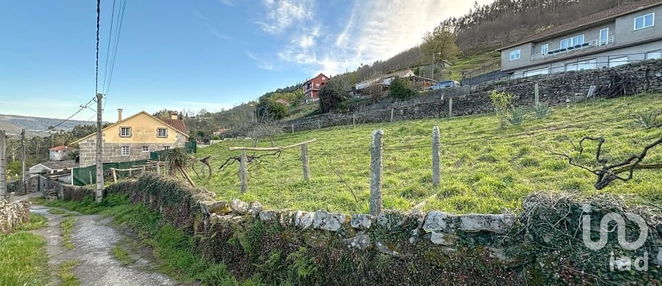 Terreno urbano de 1.296 m² en Xustans (36827)