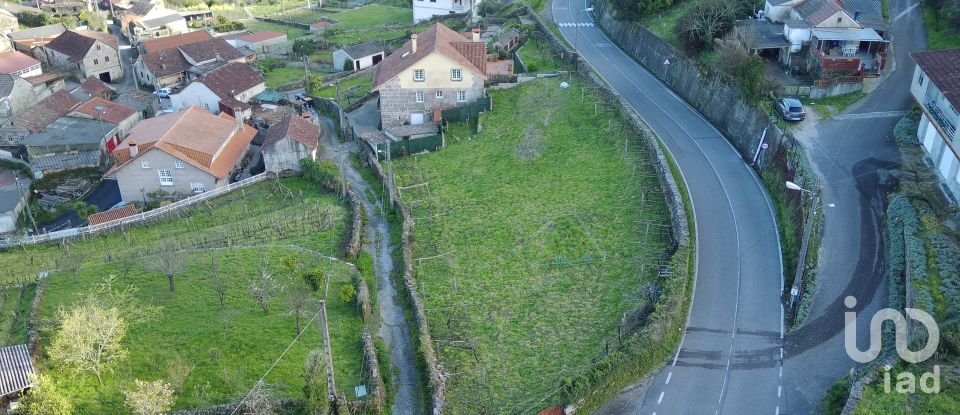 Terreno urbano de 1.296 m² en Xustans (36827)