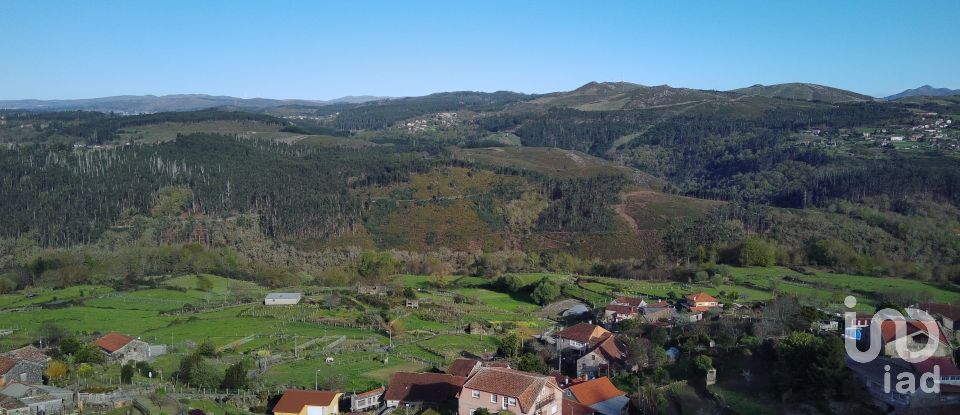 Terreno urbano de 1.296 m² en Xustans (36827)