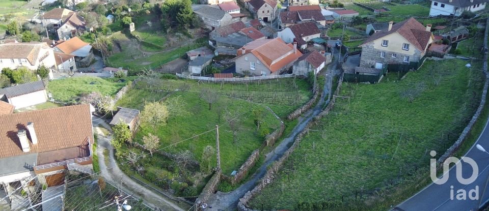 Terreno urbano de 1.296 m² en Xustans (36827)