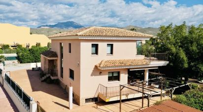 Cottage 4 bedrooms of 450 m² in La Almadraba (03560)