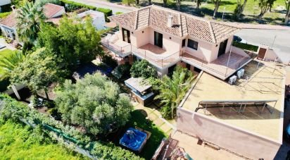 Cottage 4 bedrooms of 450 m² in La Almadraba (03560)