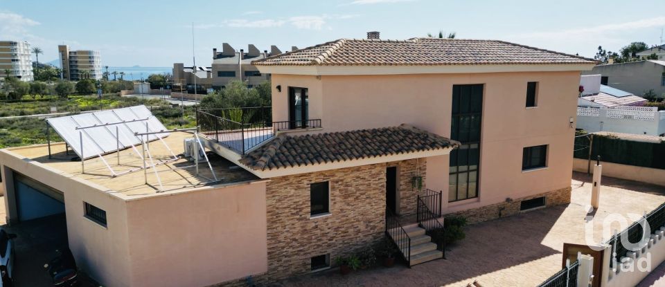 Cottage 4 bedrooms of 450 m² in La Almadraba (03560)